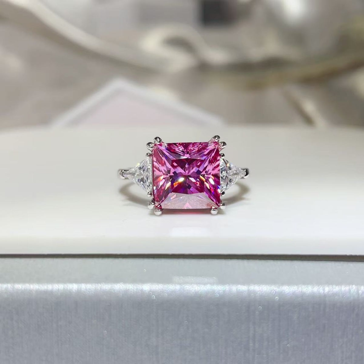 65b7f589-372c-4c0f-8b63-59bb174d97b0-Max